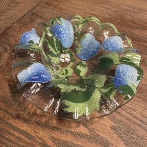 Sydenstricker Glass Berry Bowl